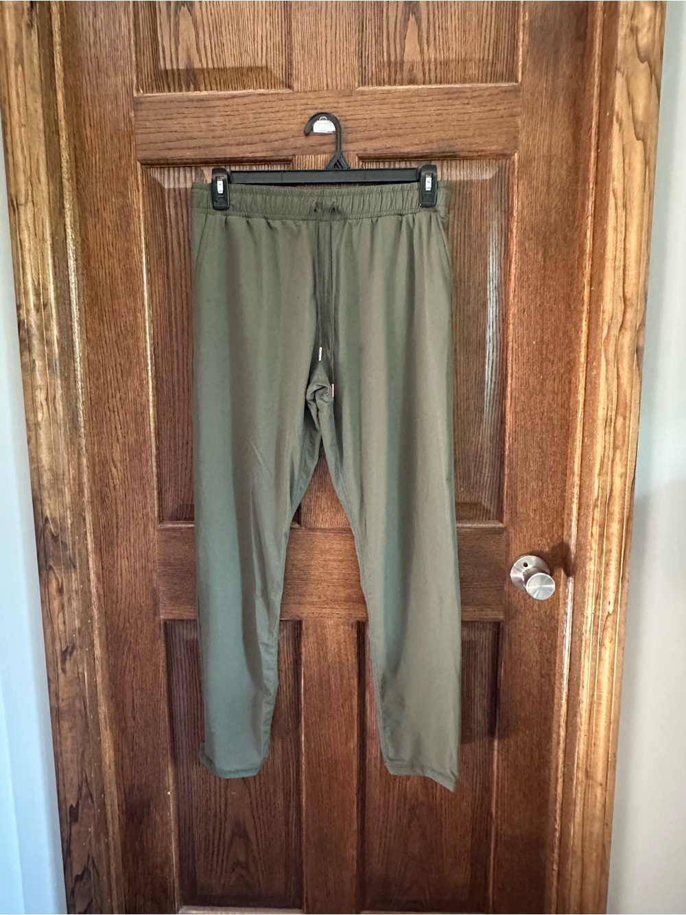 ZYIA Men's Joggers in Olive